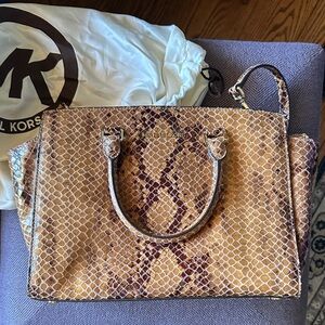 NWOT Michael Kors Brown Python Print Women's Bag and storage bag
